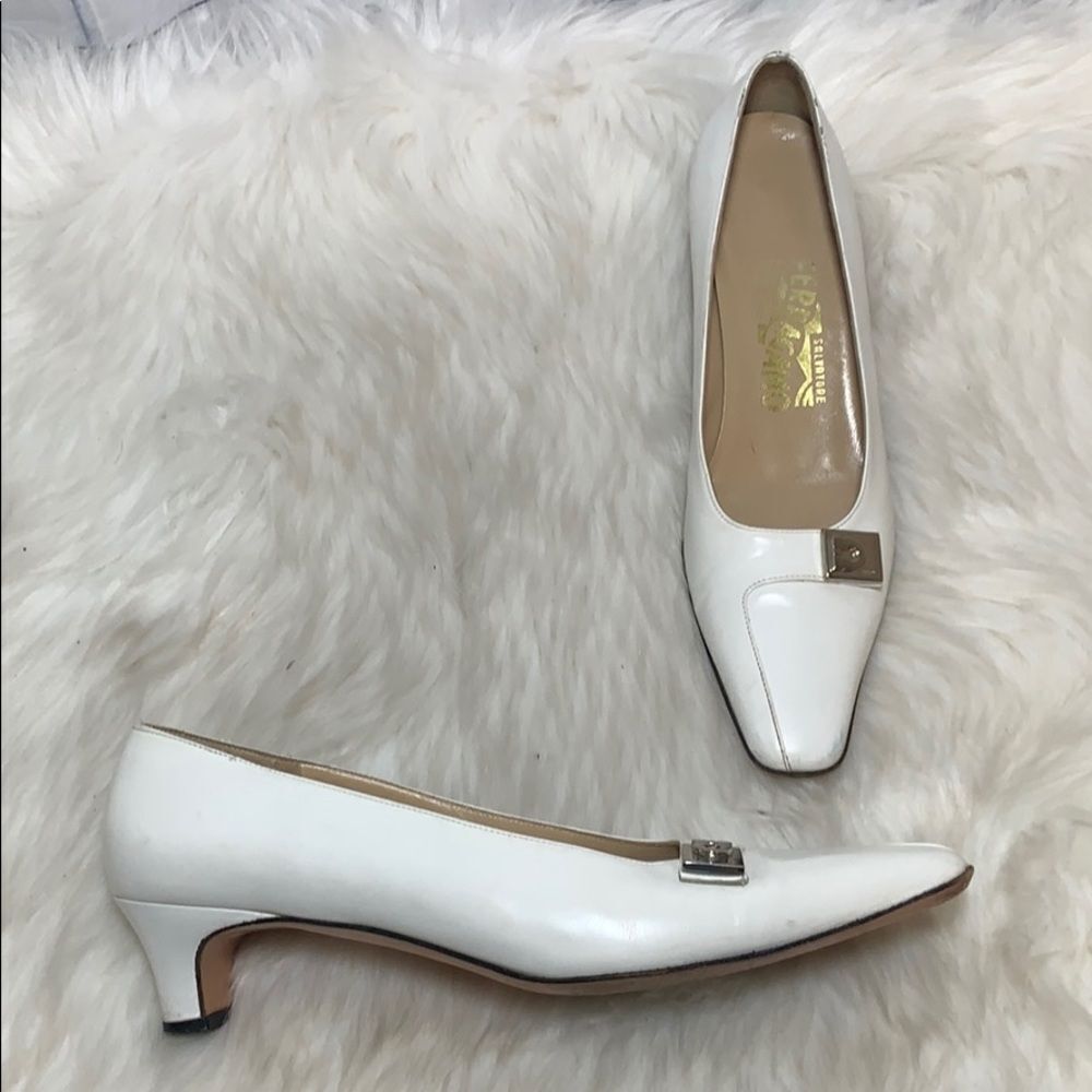 Salvatore Ferragamo Whie Leather Slip Ons Sz 7.5AA